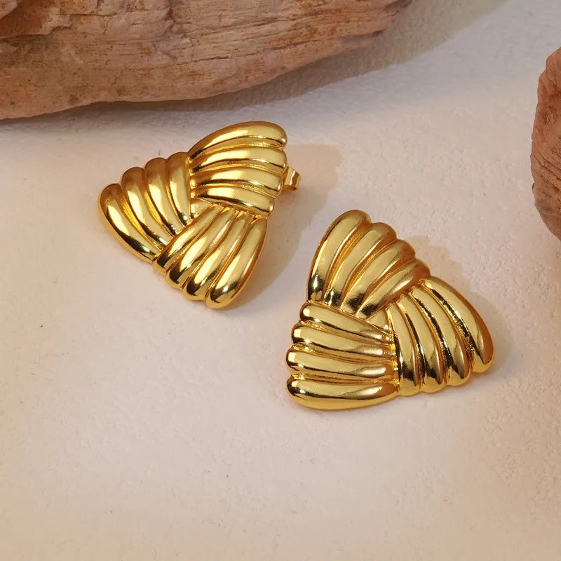 Beli Golden Earrings