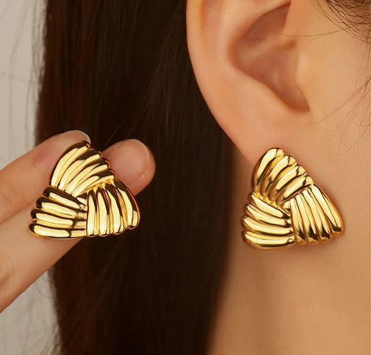 Beli Golden Earrings