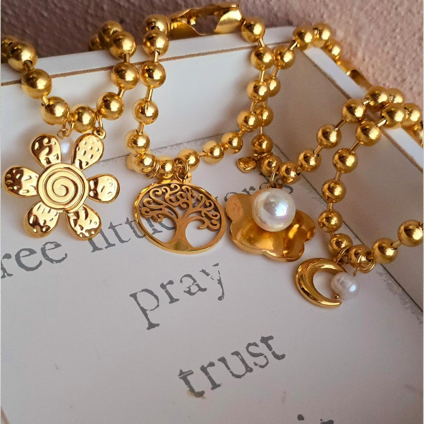 Chunky Flower Pearl Bracelet