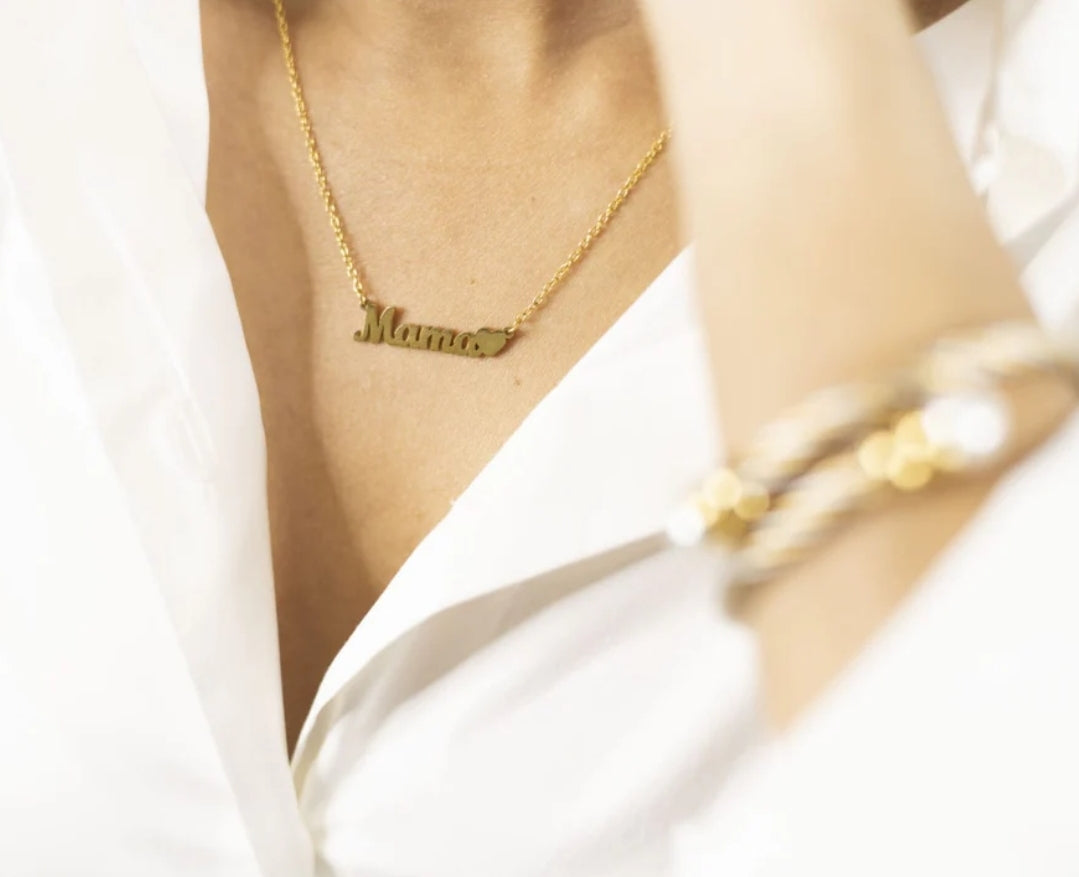 Mamá Gold Necklace