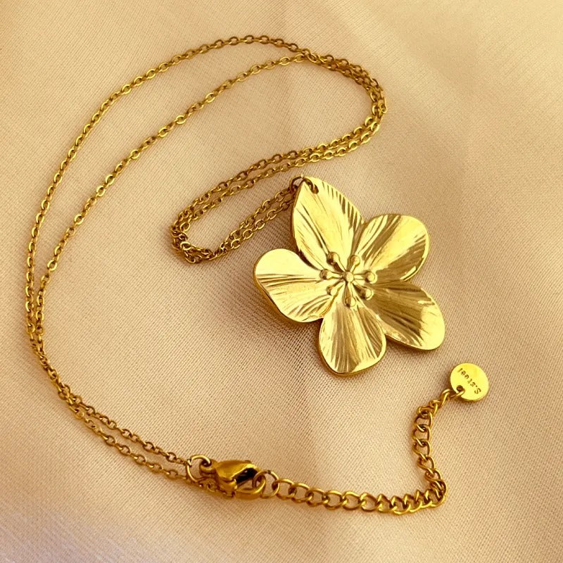 Big Flower Golden Necklace