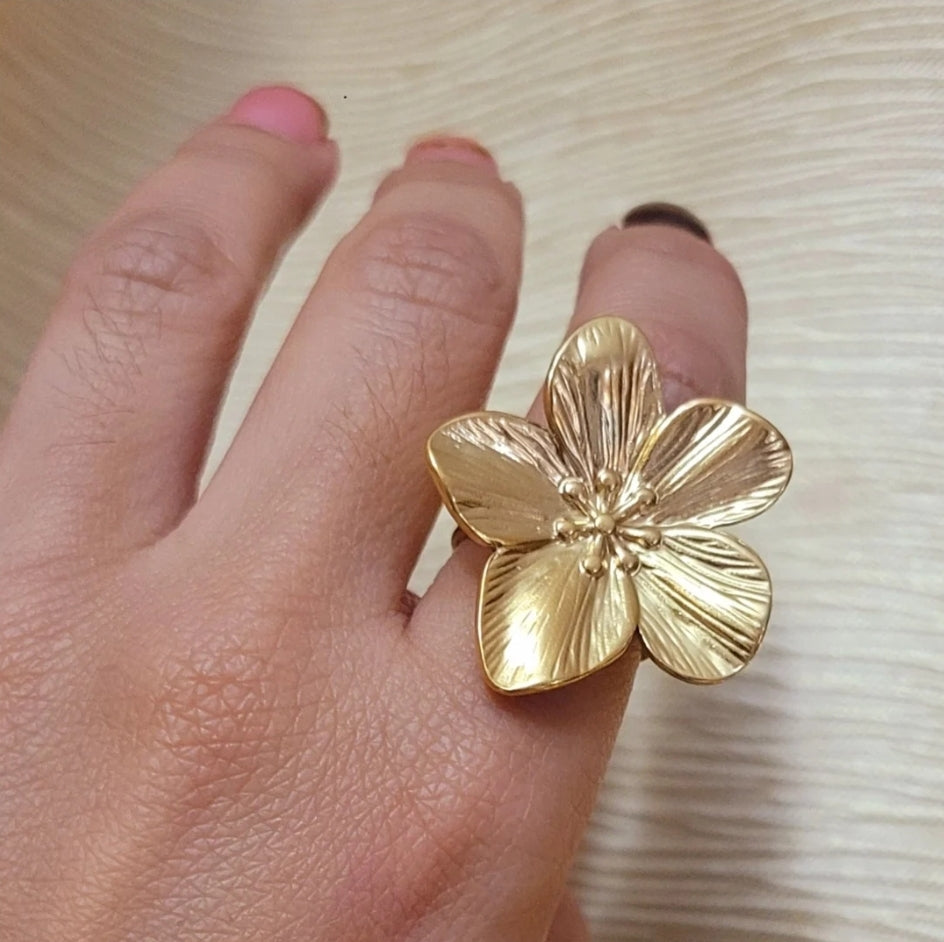 Big Flower Golden Ring