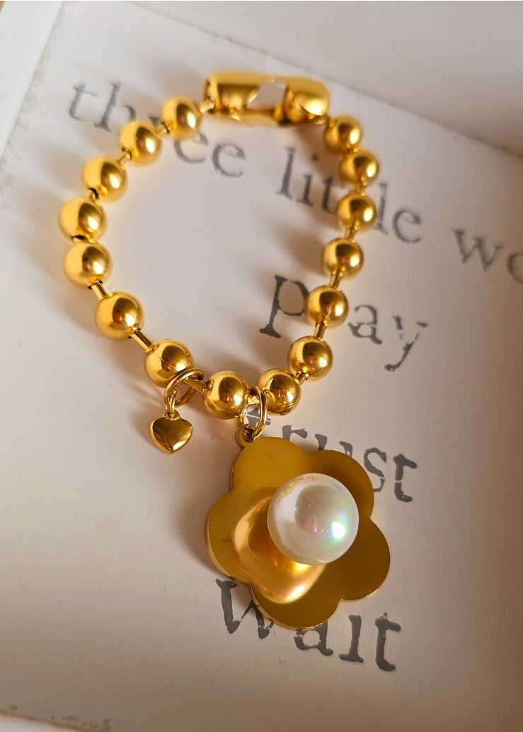 Chunky Flower Pearl Bracelet