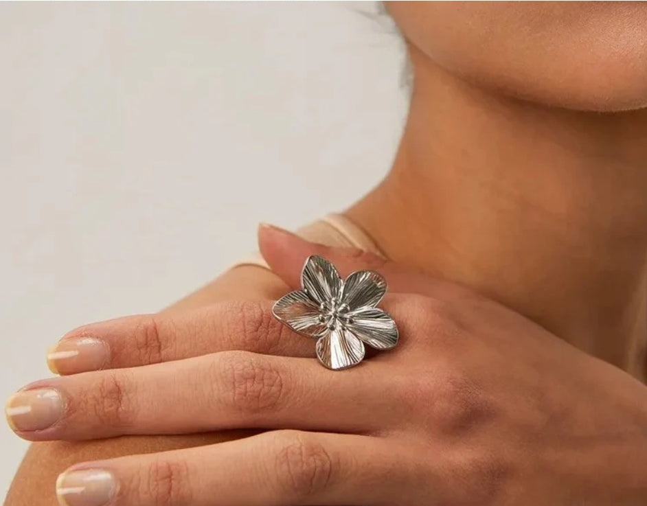 Big Flower Silver Ring