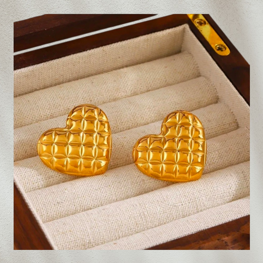Gold stud heart earrings